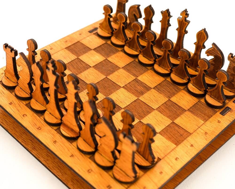 Деревянная шахматная настольная игра